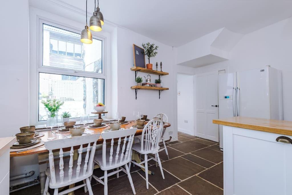 Rufloreo Dale - Homely And